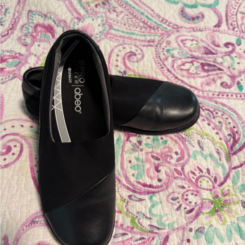 Abeo Pro Smart System Black Flats for Everyday Comfort Women’s size 8 1/2